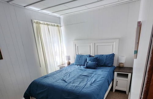 Cheboygan County Cabaña | Sunset Shores 3 Bedroom 1 Bath Lakefront Burt Lake Cottage- Sleeps 6