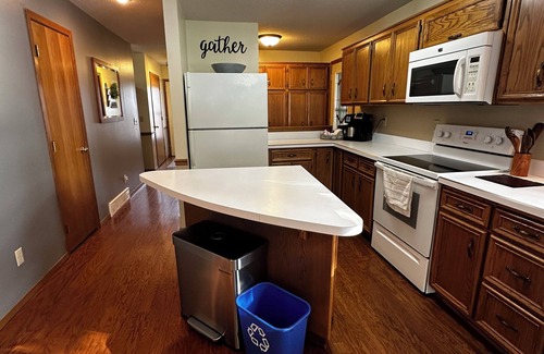 Ortonville Cabina | Sunset Shores; Lakefront Fishing, Family & Fun