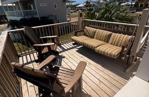 East End Casa | Sunset & Smiles