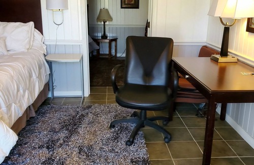 Pikeville Cama Y Desayuno | Sunset Suite in Cascade Inn at Fall Creek Falls