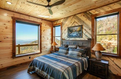 Sevierville Casa | Sunset Summit - Pool, Theater Room, Games, & VIEWS