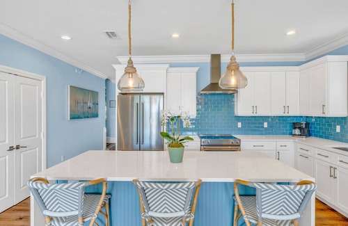 Little Venice Casa | Sunset Tides - Luxury Waterfront Pool Home, 30' Dock