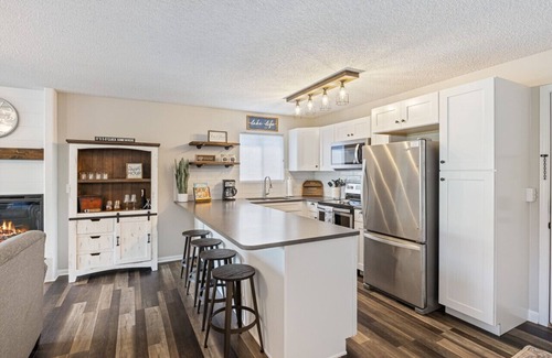 Village of Four Seasons Condominio | Sunset Spectacular – Waterfront & Indoor Pool!