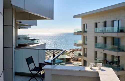 Mamaia-Sat Apartamento | Sunset View Apartment in Infinity Beach Resort - parking