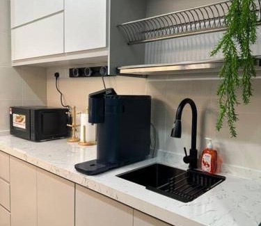 Salak South Apartamento | Sunset View at Modern Home