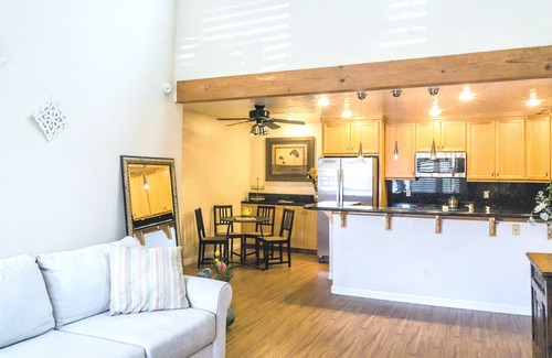 Serra Mesa Condominio | Sunset View Condo *Two Free Parking *Central Location