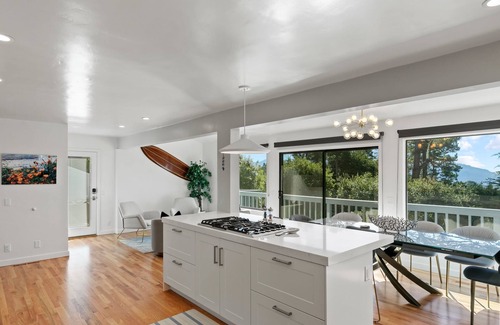 Del Monte Forest Casa | Sunset Villa: Upscale Three Bedroom Three Bath with Ocean Views