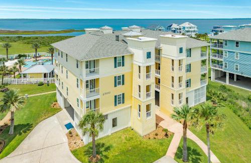 Galveston Casa | Sunset Vista By the Sea - Sparkling Pool and Bay Views! Enjoy Beach Club - Lazy River - Hot Tub!