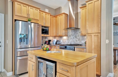 River Pointe Casa | Sunset Waterfront Paradise. Heated Saltwater Pool, Boat Dock. Beach Gear, BBQ.