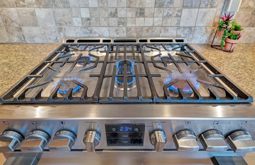 River Pointe Casa | Sunset Waterfront Paradise. Heated Saltwater Pool, Boat Dock. Beach Gear, BBQ.