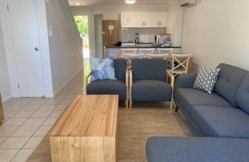 Hamilton Island Casa | Sunset Waters 17 comes with a Buggy