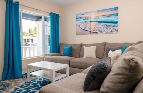 Golden Glades Casa | Sunset Xcapes Miami Luxury Entertainment House