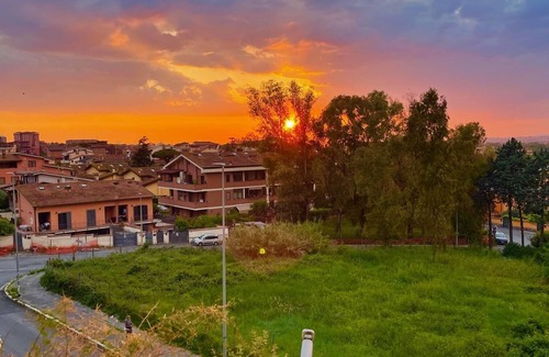 Zona XXXIII Acilia Sud Apartamento | SunsetApart Garden of Rome Apartment in green neighborhood