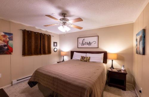 Snowshoe Apartamento | Sunsets at Summit 108b, free WI-FI, parking and AC