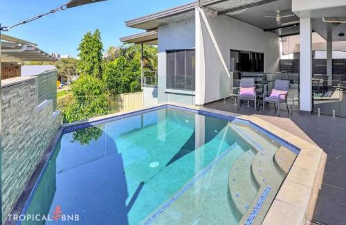 Stuart Park Casa | Sunsets & City Skyline Views With Pool