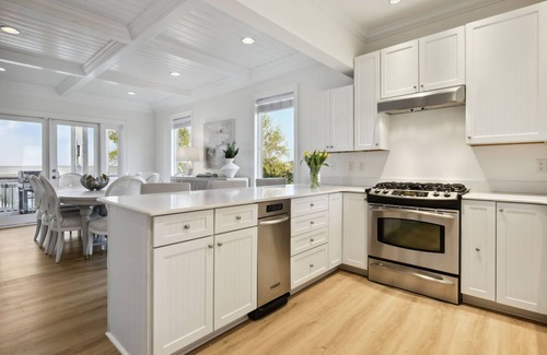 Pass Christian Casa | Sunsets on the bay with private pool and sunporch/screenporch
