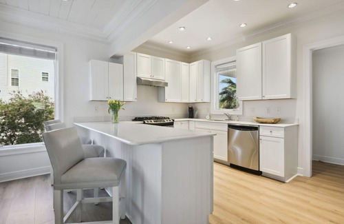 Pass Christian Casa | Sunsets on the bay with private pool and sunporch/screenporch