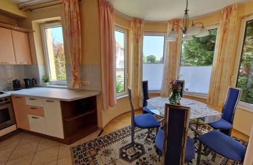 Szantod Casa | Sunshine Beach House DIRECTLY ON THE LAKE, ROWBOAT, Garden/barbecue island, WiFi