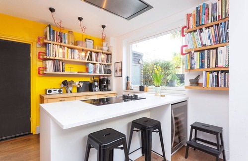 Kew Casa | Sunshine Botanical, by Veeve