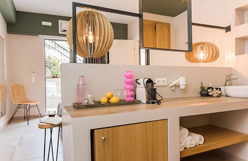 Malia Hotel | Sunshine Boutique Hotel
