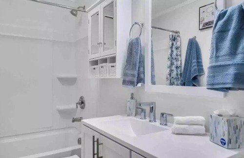 North Charleston Apartamento | Sunshine Bungalow Minutes from DowntownCharleston