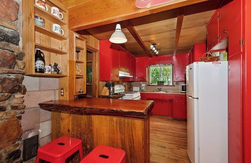 Moonridge Cabina | Sunshine Cabin Cozy 2-Story Getaway