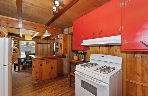 Moonridge Cabina | Sunshine Cabin Cozy 2-Story Getaway