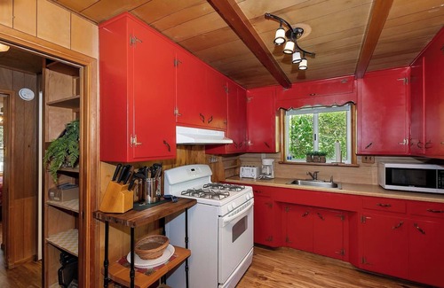 Moonridge Cabina | Sunshine Cabin Cozy 2-Story Getaway