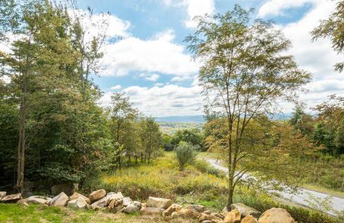 McHenry Casa | Sunshine Chalet