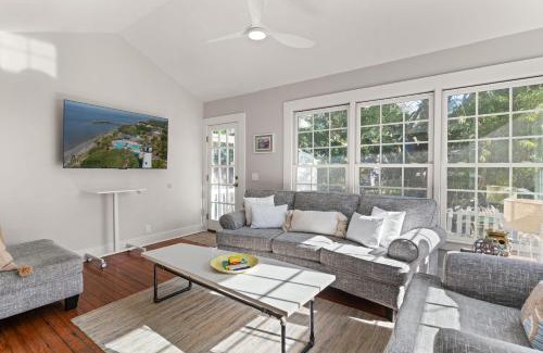 East Beach Casa | Sunshine Daydreams - 4310 Seventh Street