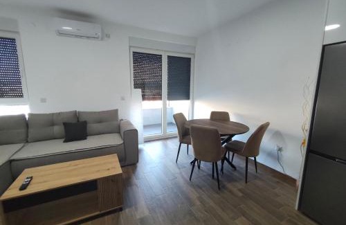 Kragujevac Apartamento | Sunshine III Apartment