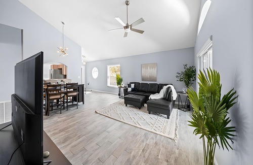 Bridgewater Crossing Casa | Sunshine 3 BR Pool Home Near Walt Disney World