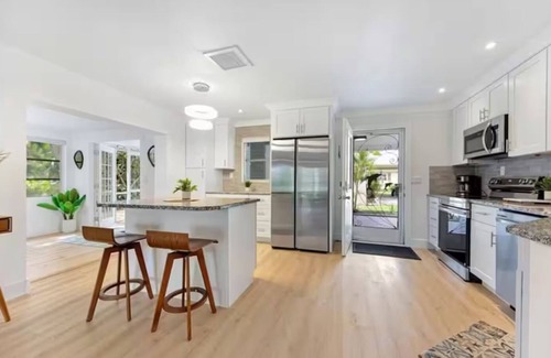 East Naples Casa | Sunshine Luxe Getaway