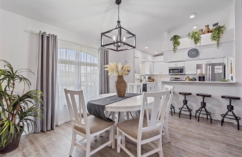 Southgate Casa | Sunshine Manor | Saltwater Pool + Electric Bikes!