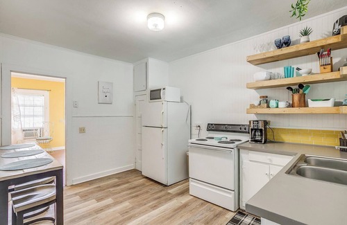 Granbury Condominio | Sunshine Shack: Spacious 2-Bedroom Granbury Glow