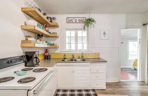 Granbury Condominio | Sunshine Shack: Spacious 2-Bedroom Granbury Glow