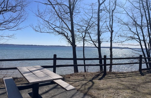 Traverse City Casa | SUNSHINE SHORES