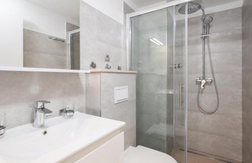 Tice Apartamento | Sunshine Suites