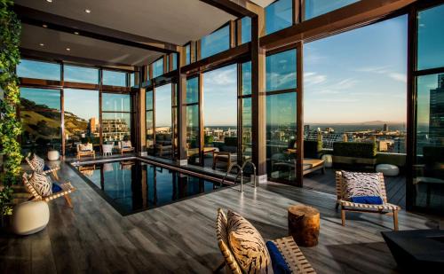 Cape Town City Centre Hotel | SunSquare Cape Town City Bowl
