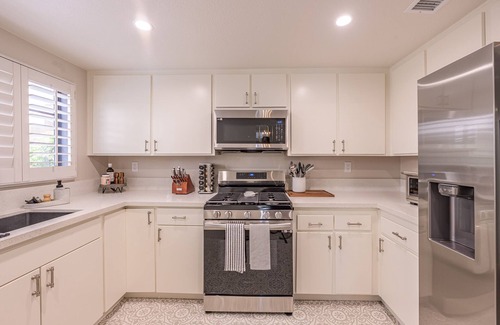 Carmel Valley Casa | Sunstream Townhome - 2 pools & hot tubs, BBQs, Tennis, Fitness Room, & Walkable