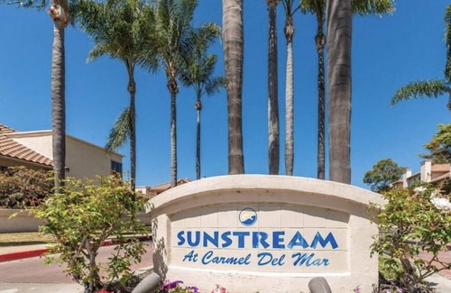 Carmel Valley Casa | Sunstream Townhome - 2 pools & hot tubs, BBQs, Tennis, Fitness Room, & Walkable