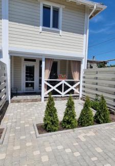Molodizhne Apartamento | Sunville