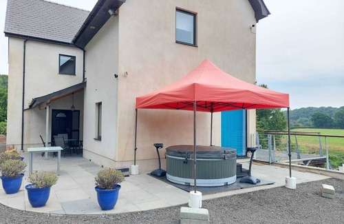 Newcastle Emlyn Casa | Gales Alquiler de vacaciones de lujo, Capacidad 10, Se admiten perros Riverside, Pesca en kayak