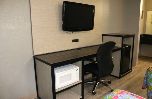 Oak Cliff Hotel | Super 7 Inn Dallas Southwest