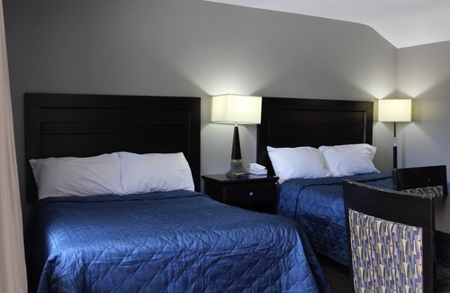 Highland Hotel | Super 7 Motel