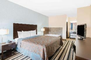 Dilley Hotel | Super 8 by Wyndham Dilley TX