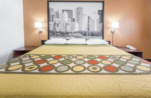 Dixon Hotel | Super 8 by Wyndham Dixon