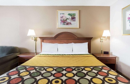 Greensboro Hotel | Super 8 by Wyndham Greensboro
