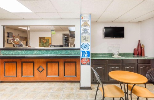 Greensboro Hotel | Super 8 by Wyndham Greensboro