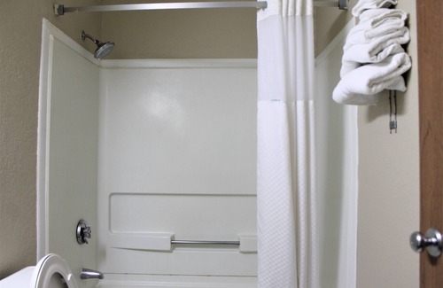 Greensboro Hotel | Super 8 by Wyndham Greensboro/Coliseum/Conv.